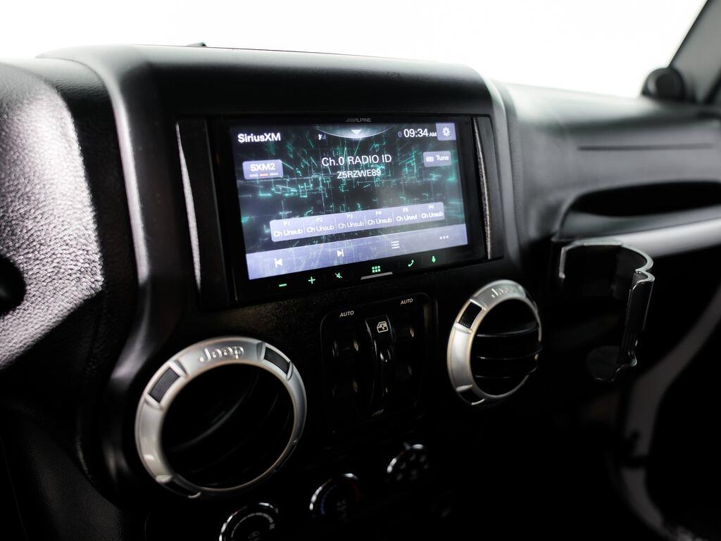 Jeep Wrangler Unlimited 4WD 4dr Sahara 2012