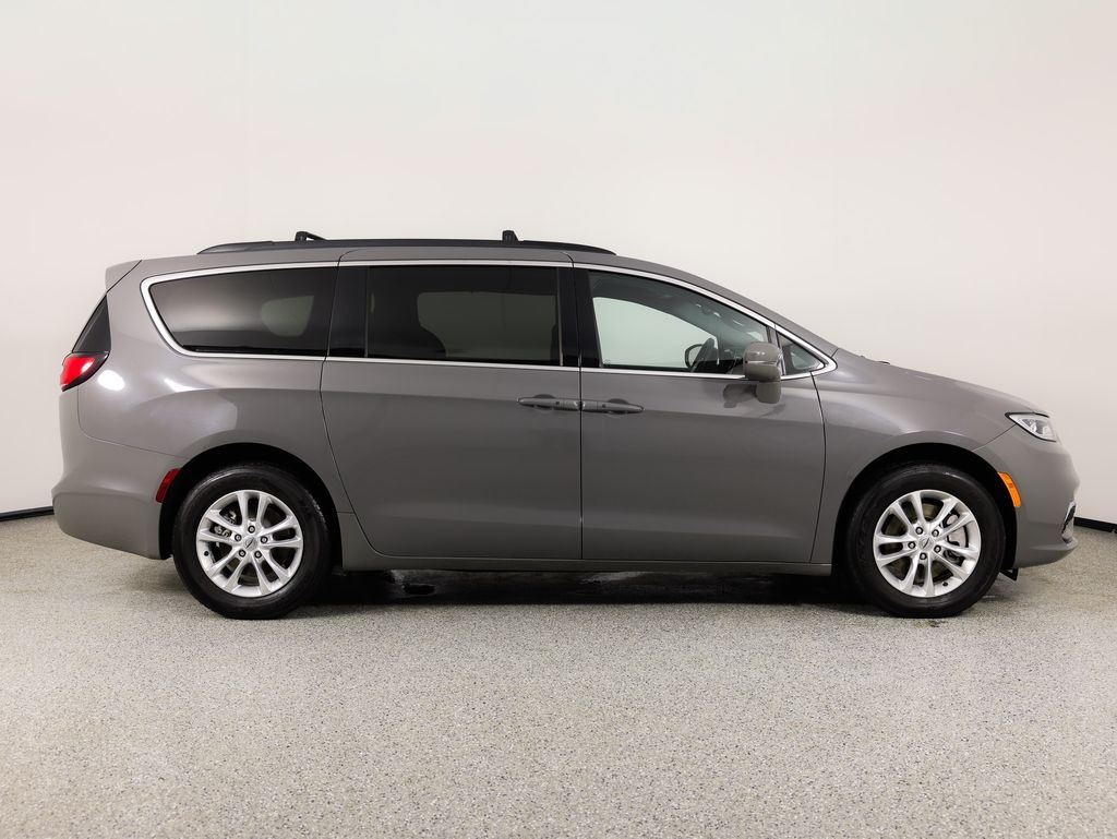 Chrysler Pacifica Touring AWD 2022