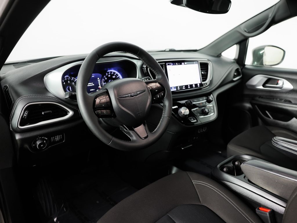 Chrysler Pacifica Touring AWD 2022