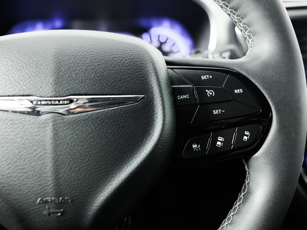 Chrysler Pacifica Touring AWD 2022