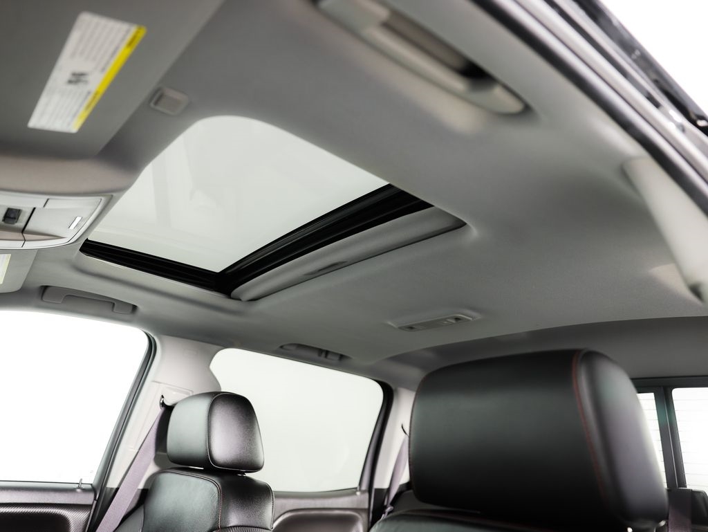 GMC Sierra 1500 4WD Crew Cab 143.5" SLT 2016