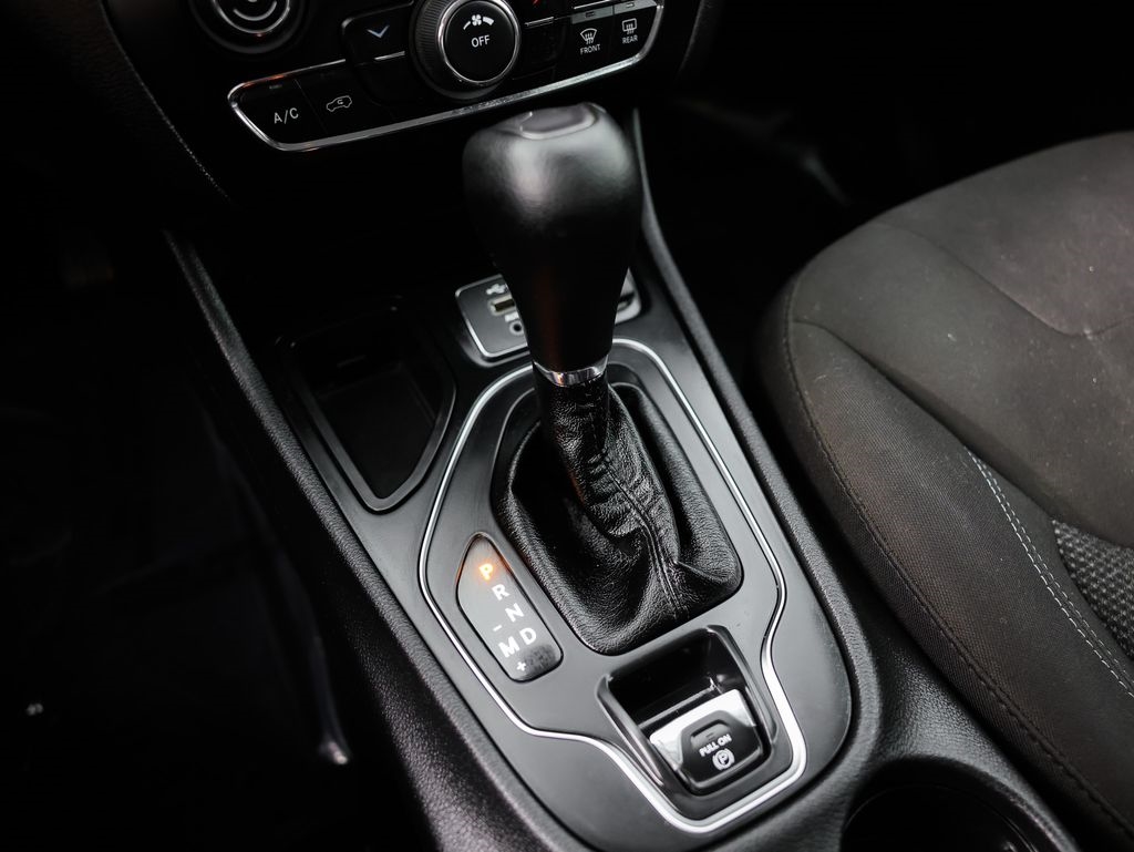 Jeep Cherokee Latitude FWD 2019