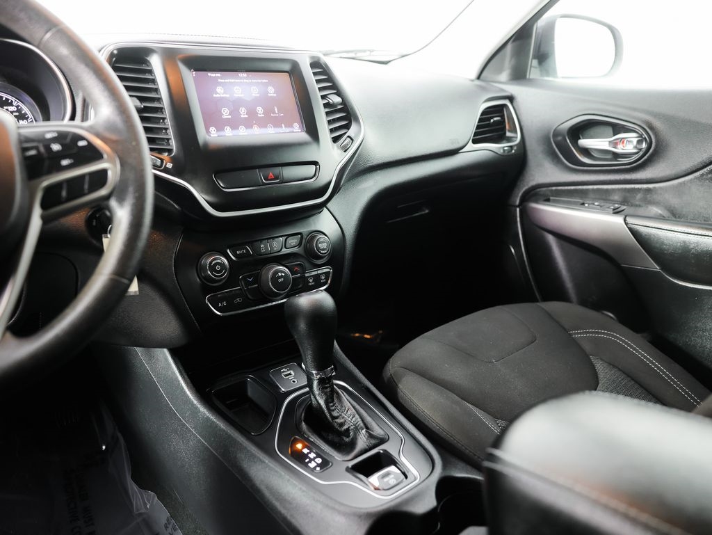 Jeep Cherokee Latitude FWD 2019