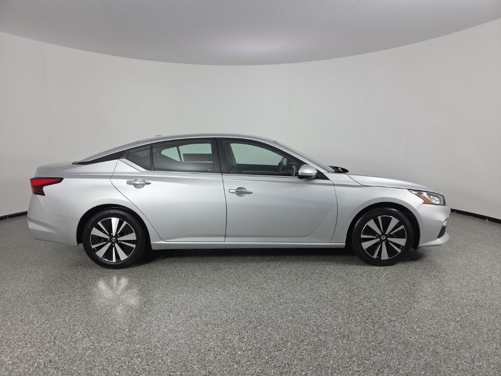 Nissan Altima 2.5 SV Sedan 2022