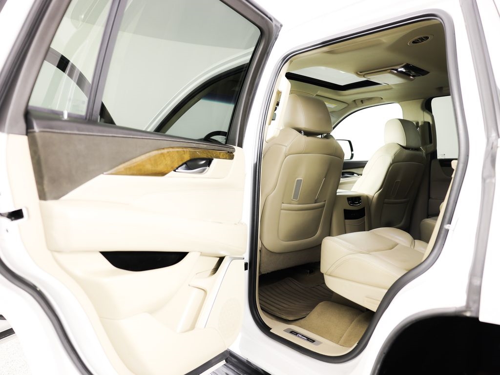 Cadillac Escalade 4WD 4dr Luxury 2019