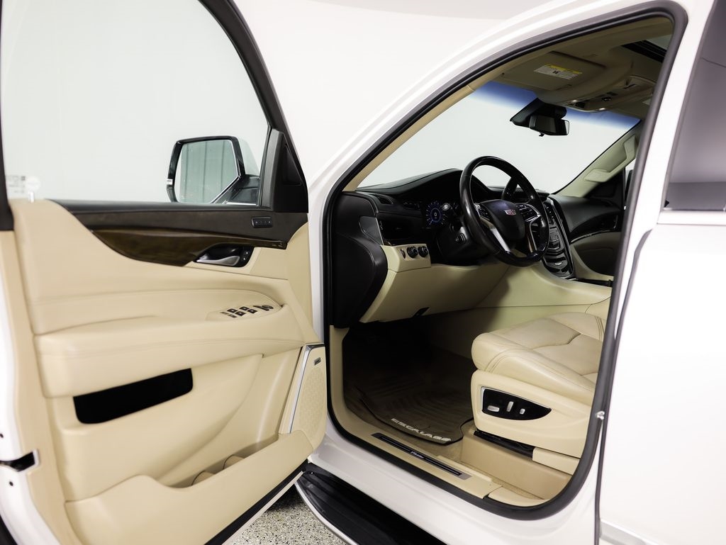 Cadillac Escalade 4WD 4dr Luxury 2019