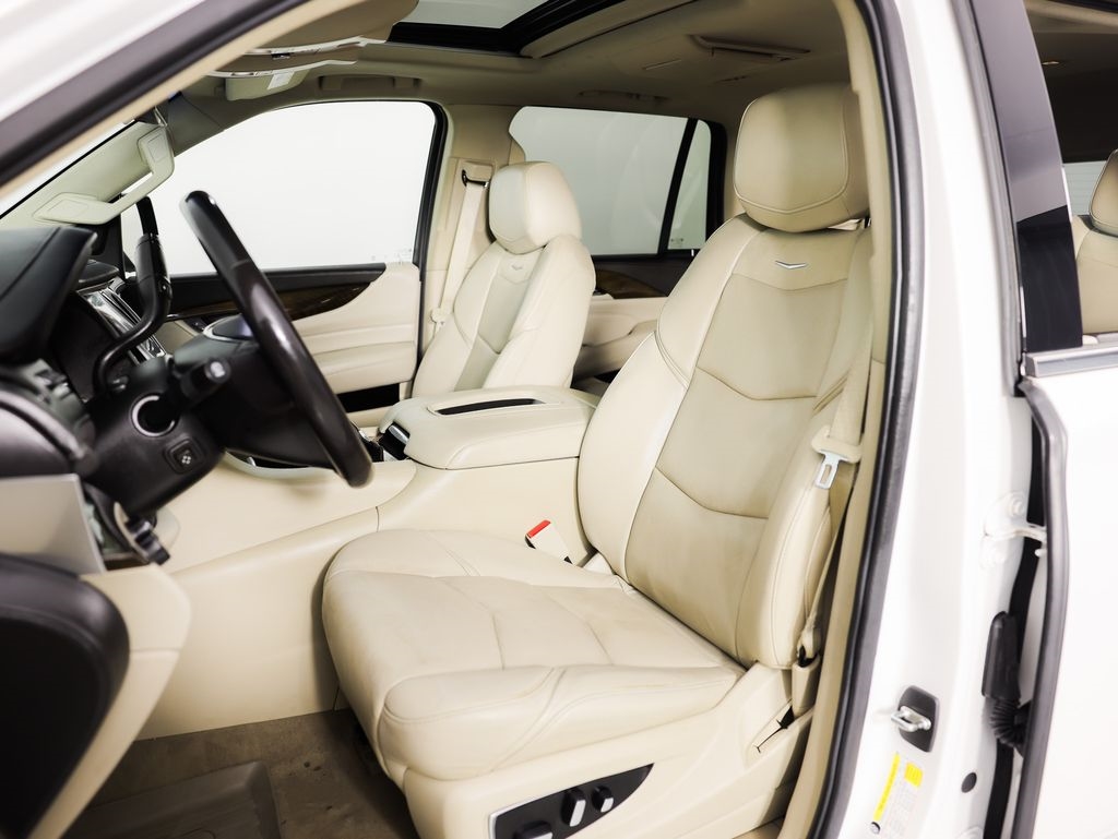 Cadillac Escalade 4WD 4dr Luxury 2019