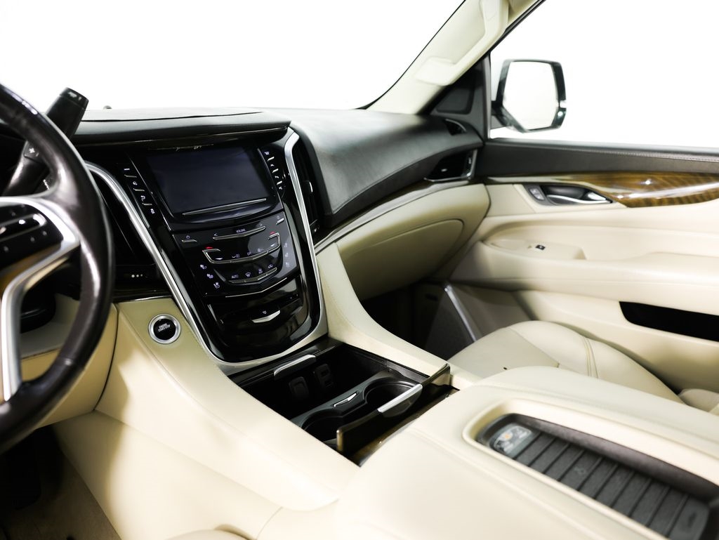 Cadillac Escalade 4WD 4dr Luxury 2019