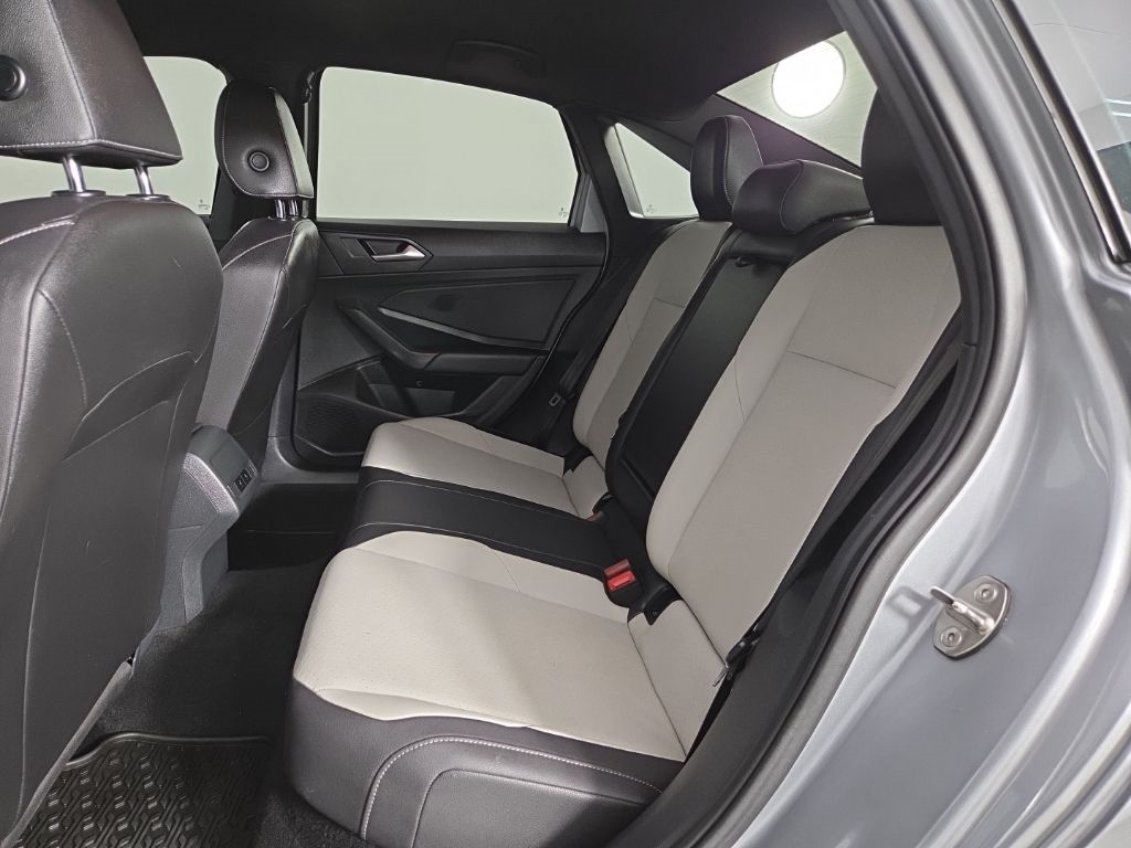 Volkswagen Jetta R-Line Auto 2021