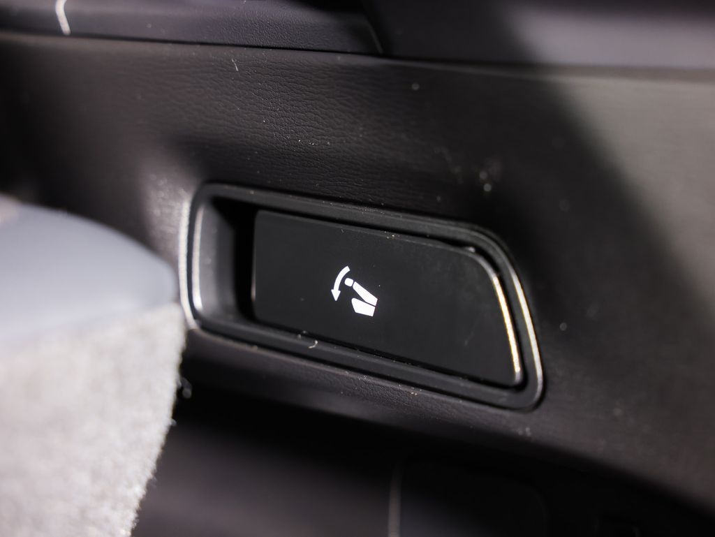 Mitsubishi Outlander SE Launch Edition S-AWC 2022