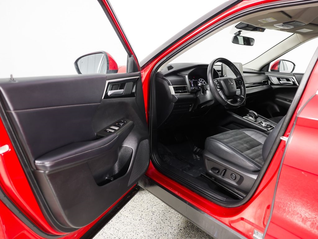 Mitsubishi Outlander SE Launch Edition S-AWC 2022