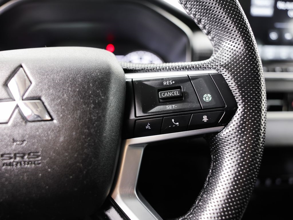 Mitsubishi Outlander SE Launch Edition S-AWC 2022