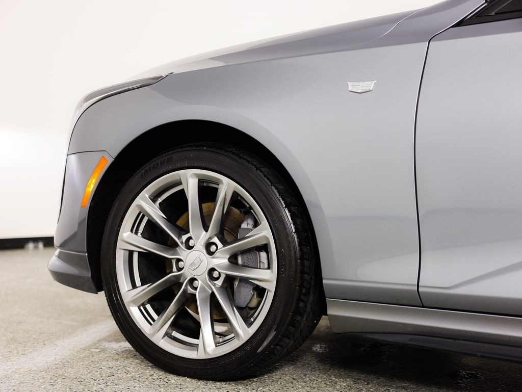 Cadillac CT4 4dr Sdn Sport 2020