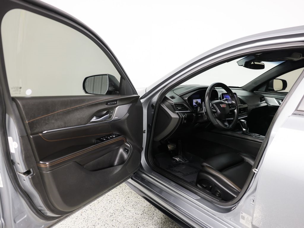 Cadillac CT4 4dr Sdn Sport 2020