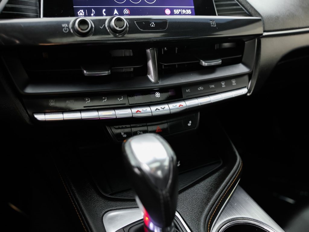 Cadillac CT4 4dr Sdn Sport 2020