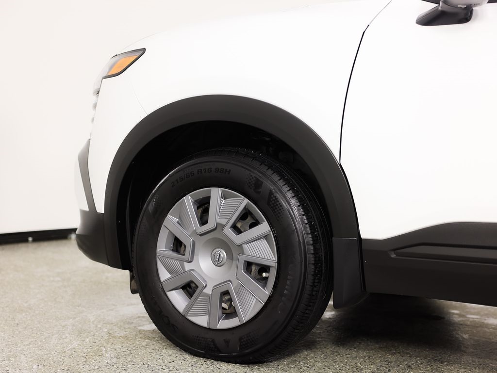 Nissan Kicks S AWD 2025