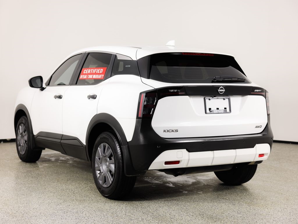 Nissan Kicks S AWD 2025
