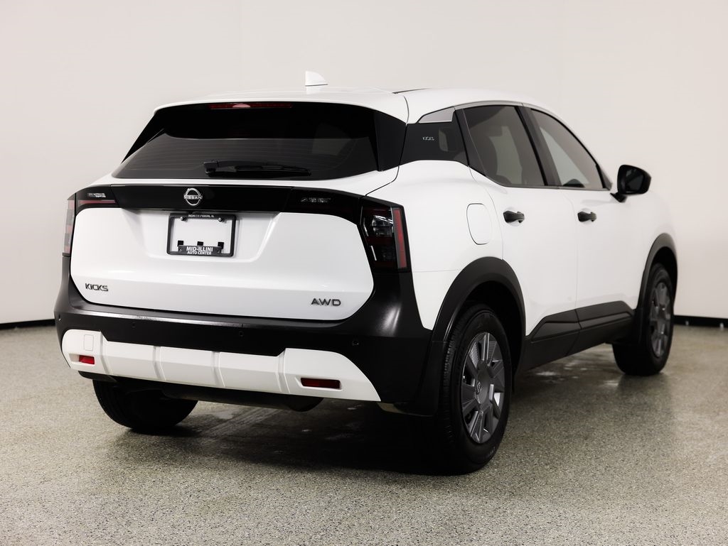 Nissan Kicks S AWD 2025