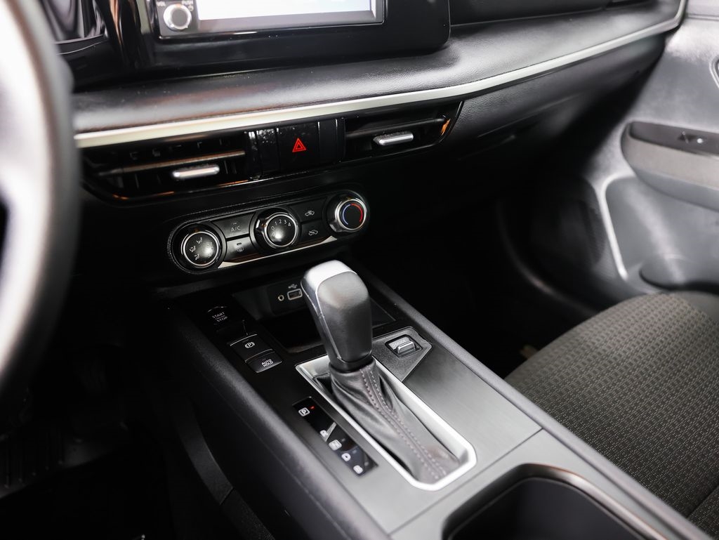 Nissan Kicks S AWD 2025