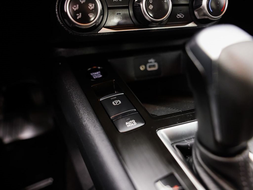 Nissan Kicks S AWD 2025