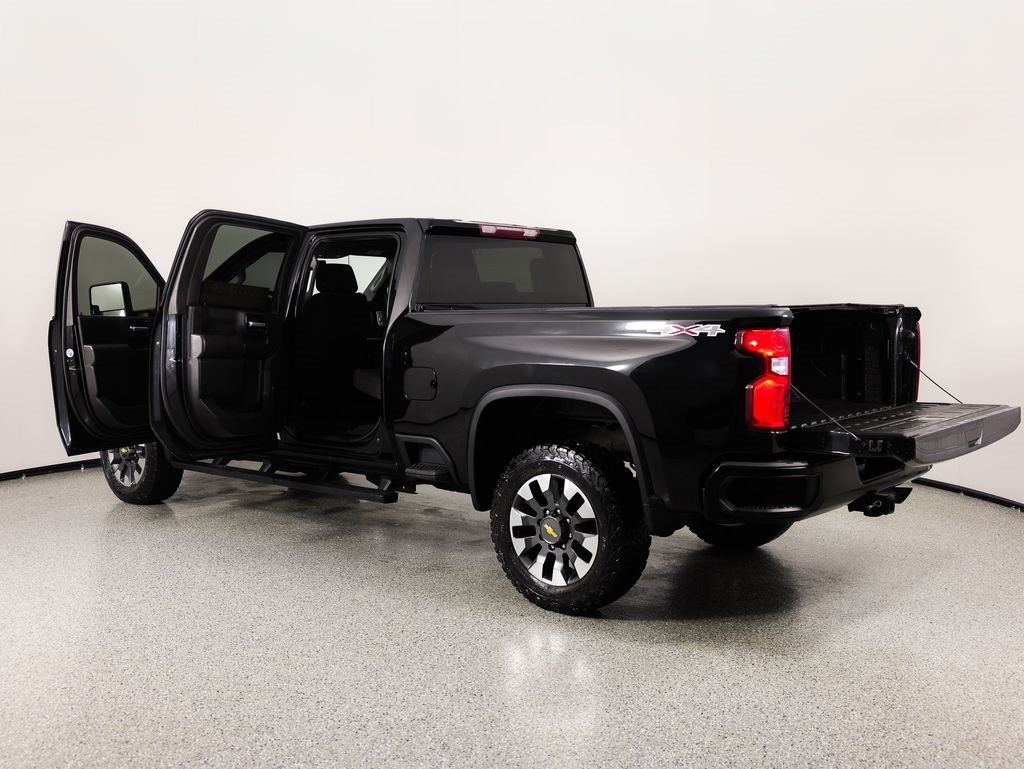 Chevrolet Silverado 2500HD 4WD Crew Cab 159" Custom 2021