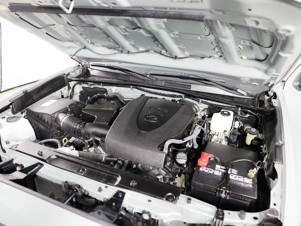 Toyota Tacoma 4WD TRD Off Road Double Cab 5' Bed V6 MT (Natl) 2023