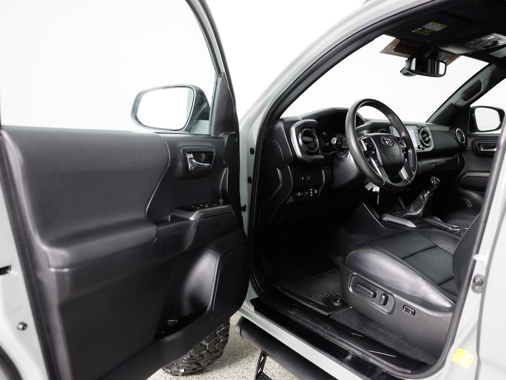 Toyota Tacoma 4WD TRD Off Road Double Cab 5' Bed V6 MT (Natl) 2023