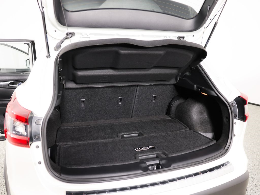 Nissan Rogue Sport AWD SV 2021