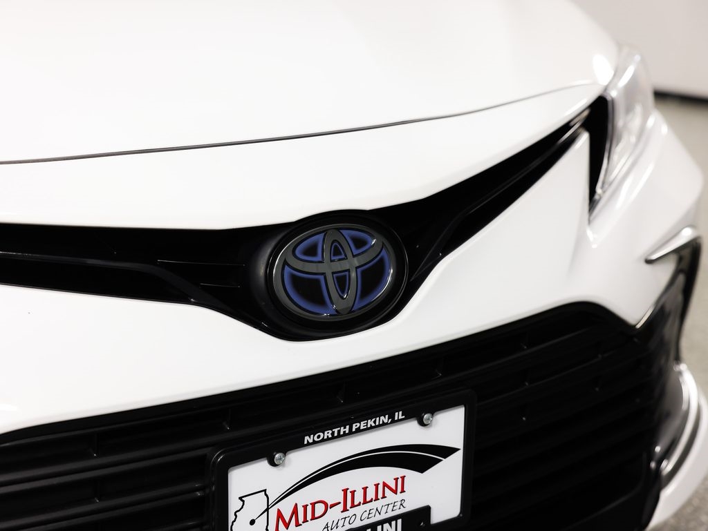 Toyota Camry Hybrid LE CVT (Natl) 2022