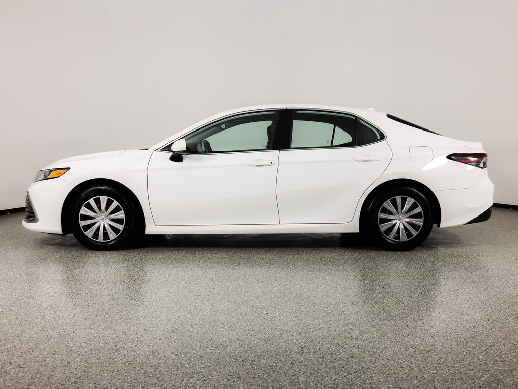 Toyota Camry Hybrid LE CVT (Natl) 2022