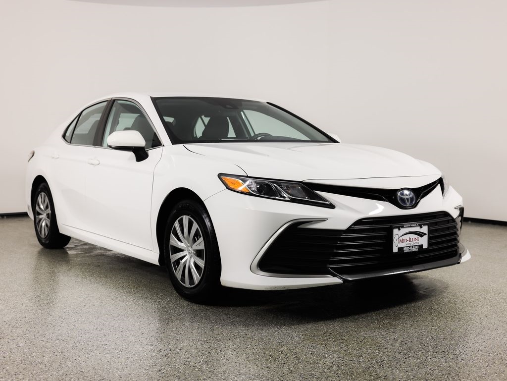 Toyota Camry Hybrid LE CVT (Natl) 2022