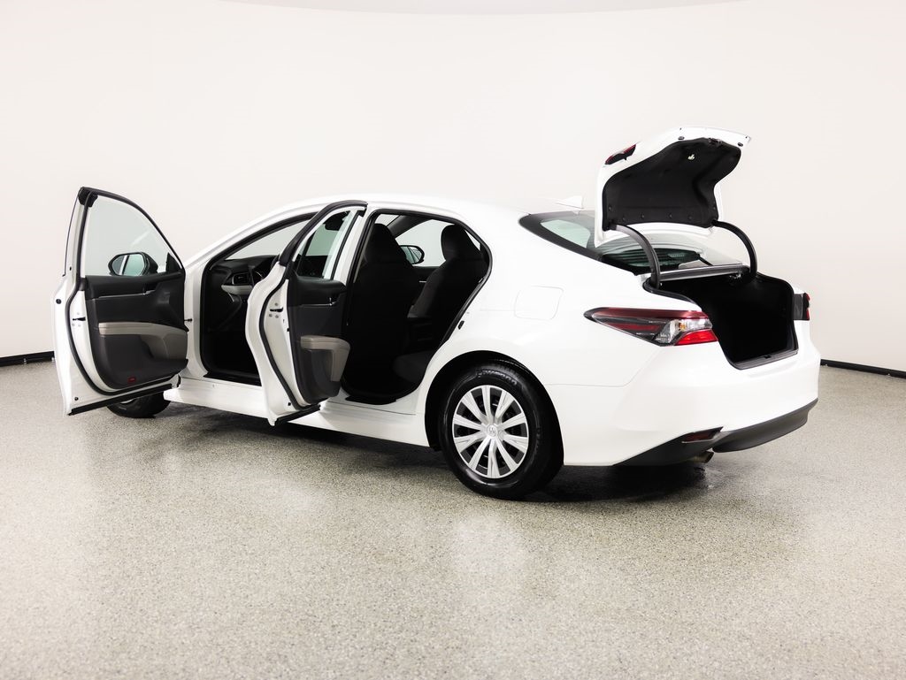 Toyota Camry Hybrid LE CVT (Natl) 2022