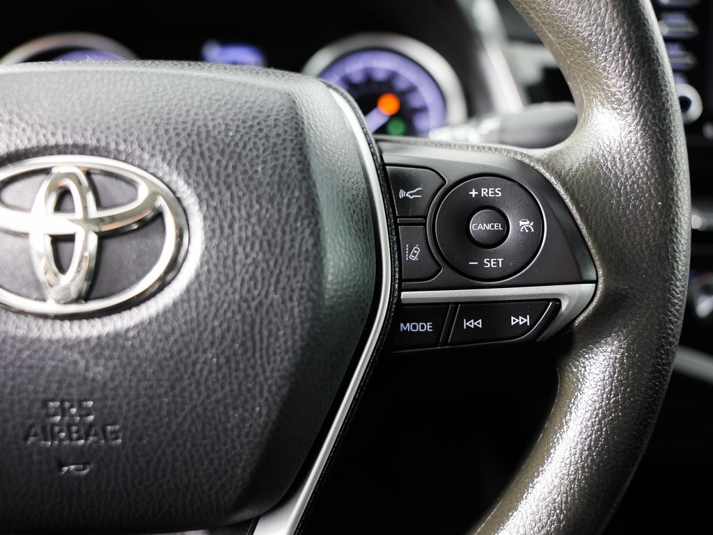 Toyota Camry Hybrid LE CVT (Natl) 2022