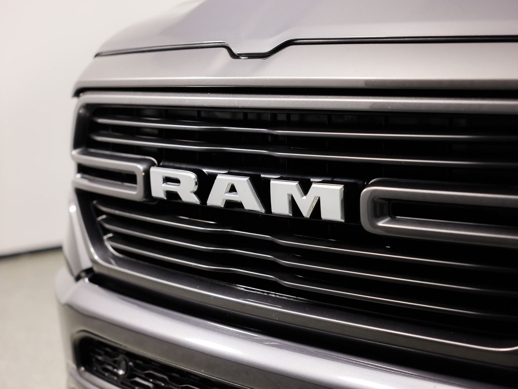 RAM 1500 Laramie 4x4 Crew Cab 5'7" Box 2023