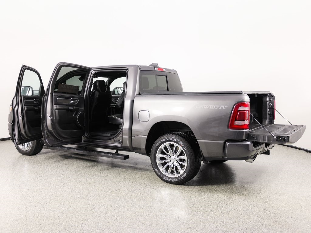 RAM 1500 Laramie 4x4 Crew Cab 5'7" Box 2023
