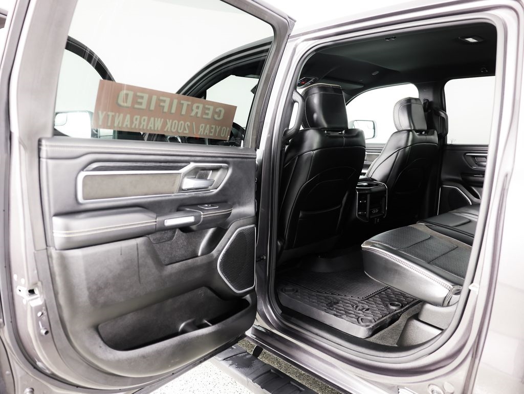 RAM 1500 Laramie 4x4 Crew Cab 5'7" Box 2023