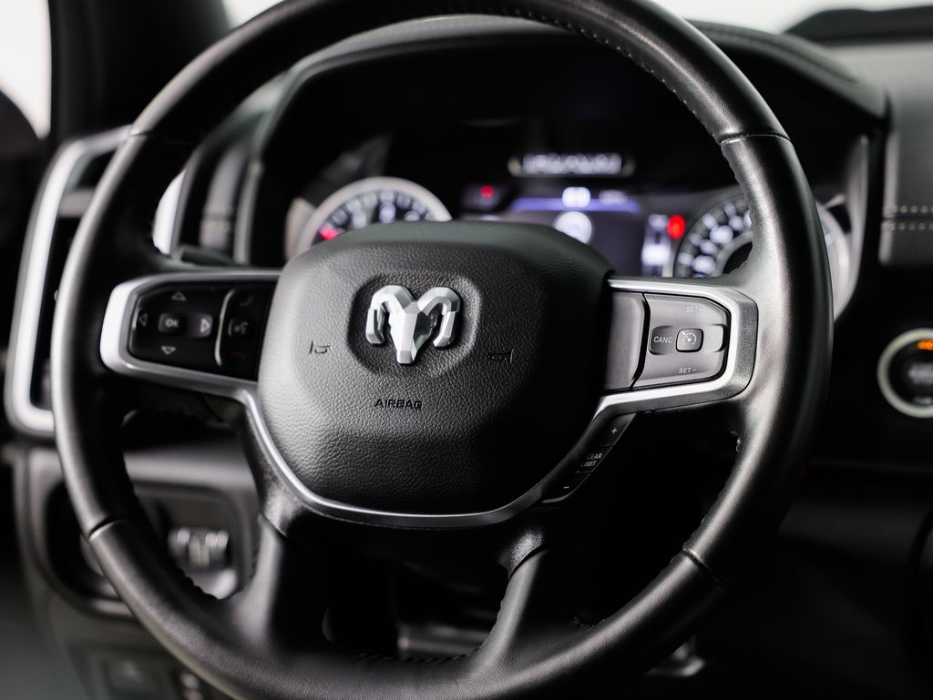 RAM 1500 Laramie 4x4 Crew Cab 5'7" Box 2023