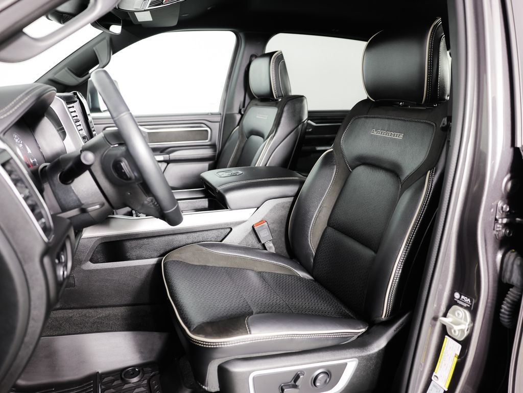 RAM 1500 Laramie 4x4 Crew Cab 5'7" Box 2023