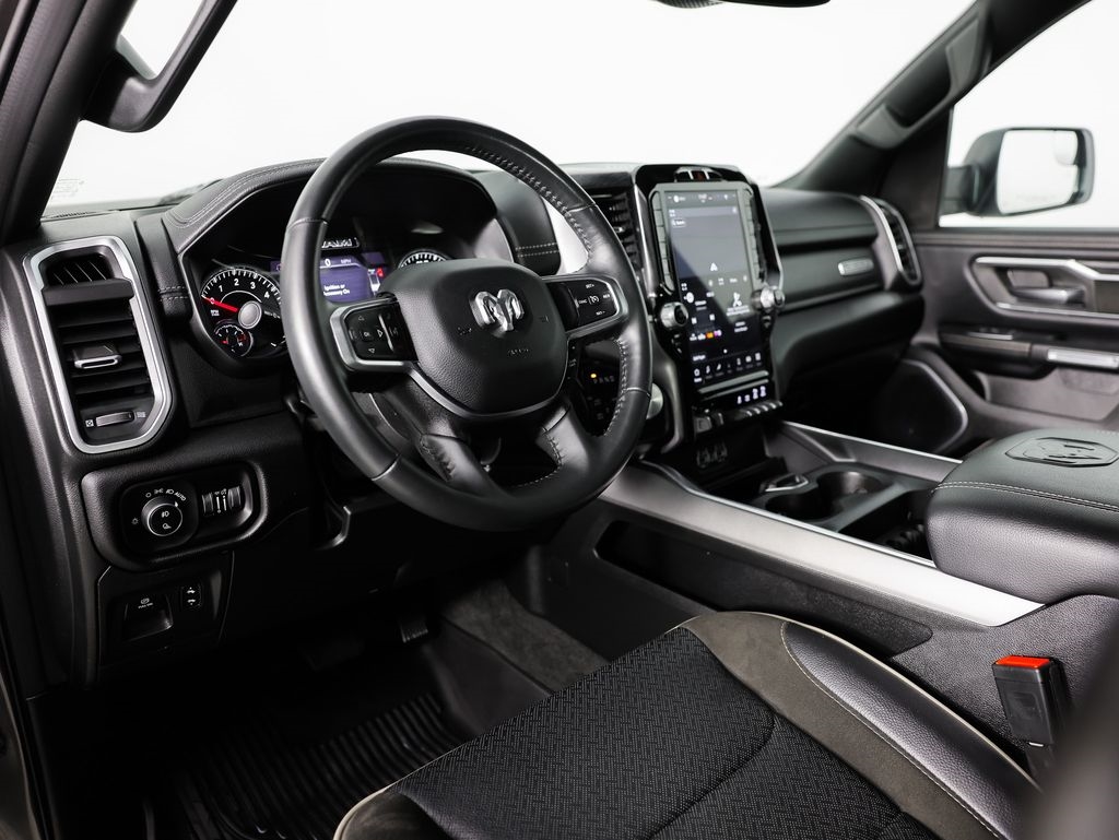 RAM 1500 Laramie 4x4 Crew Cab 5'7" Box 2023