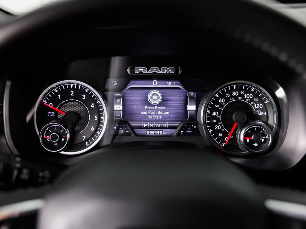 RAM 1500 Laramie 4x4 Crew Cab 5'7" Box 2023