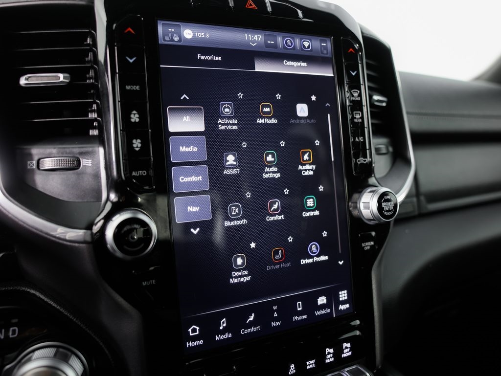 RAM 1500 Laramie 4x4 Crew Cab 5'7" Box 2023