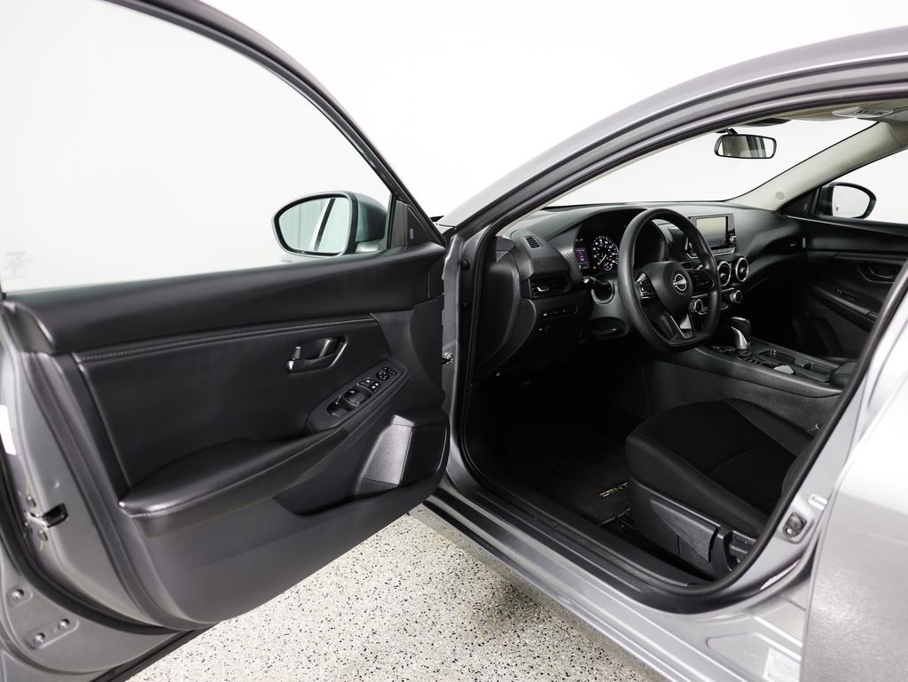 Nissan Sentra S CVT 2025