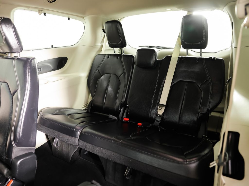 Chrysler Pacifica Touring L FWD 2022