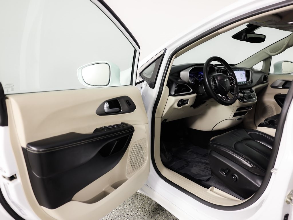 Chrysler Pacifica Touring L FWD 2022