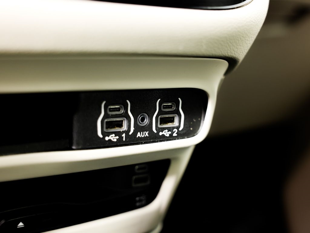 Chrysler Pacifica Touring L FWD 2022