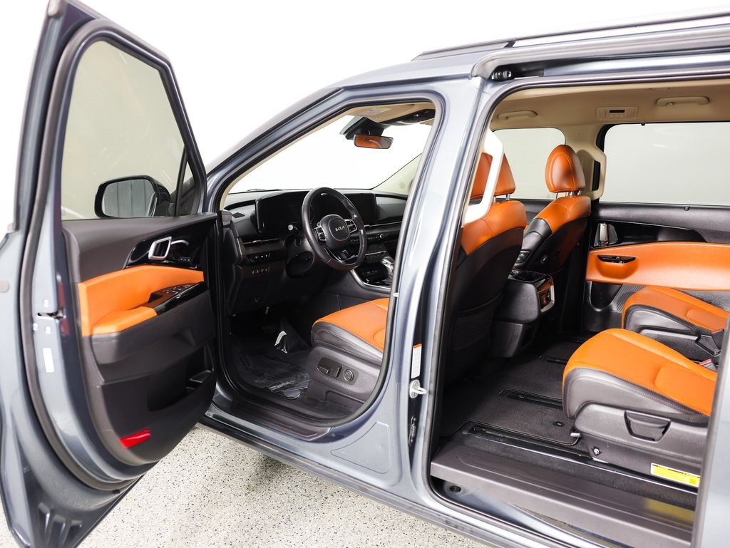 Kia Carnival SX FWD 2024