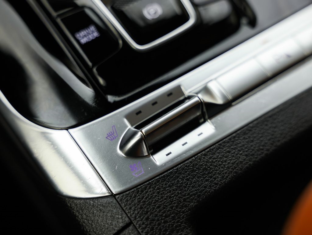 Kia Carnival SX FWD 2024