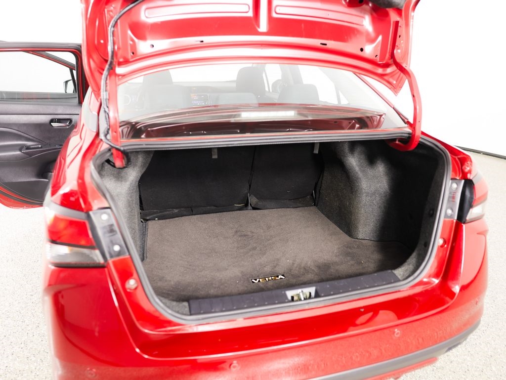 Nissan Versa SV CVT 2024