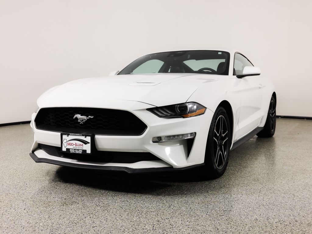 Ford Mustang EcoBoost Fastback 2021