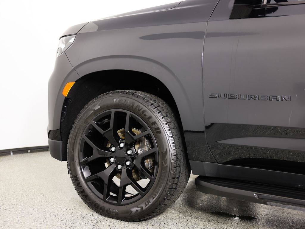 Chevrolet Suburban 4WD 4dr RST 2022